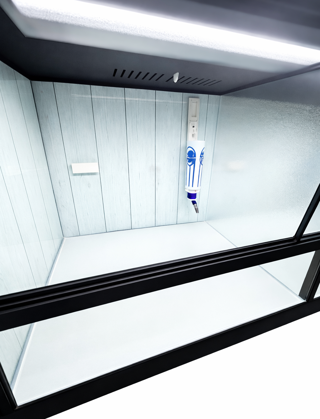 Cage view of Small Animal or Critter Retail Rack with Bottle and Manual Air Vents